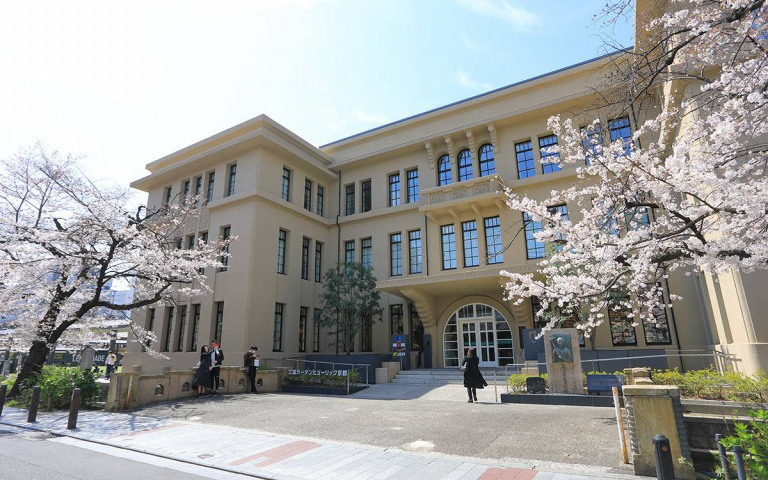 京都百年小學變身高級飯店!併設複合商業空間的「THE GATE HOTEL」
