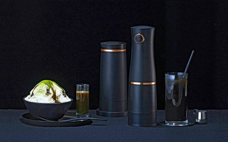 可以磨咖啡粉也可以做出綿密的刨冰？日本推出二合一「電動咖啡研磨刨冰機」