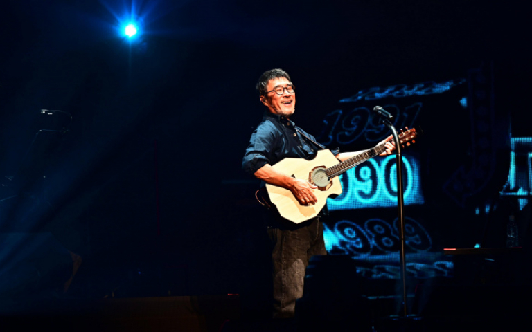 李宗盛日本開唱憶亡母　周華健助陣掀高潮