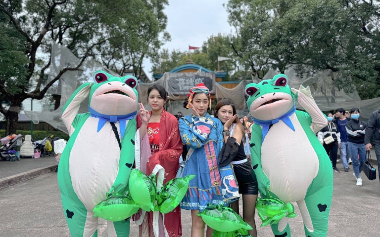 六福村墓碑鎮倒數最後三天！入住六福莊加贈台聯往返車票！