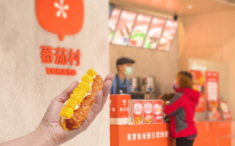 塞滿愛文芒果!蕃茄村「迷可尼可芒果牛奶棒」限店推出,夾入香濃卡士達太邪惡!