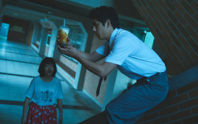 珍奶誘惑單純少女「幹壞事」 朱軒洋《黑的教育》自爆黑歷史