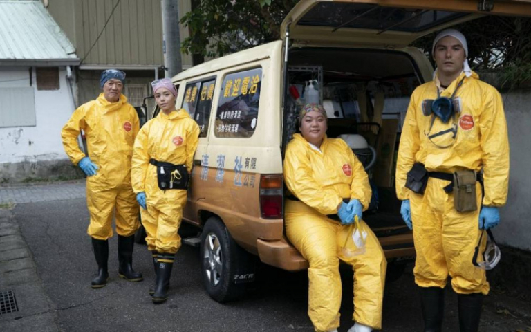 蔡嘉茵化身神力女超人　公主抱金士傑只花30秒