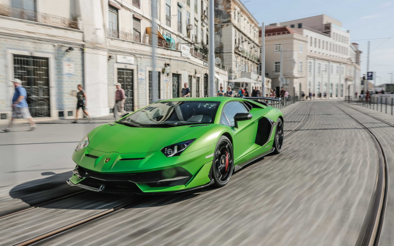 綠色地獄曾經的王者 蠻牛飆速 Lamborghini Aventador SVJ 激情至上!