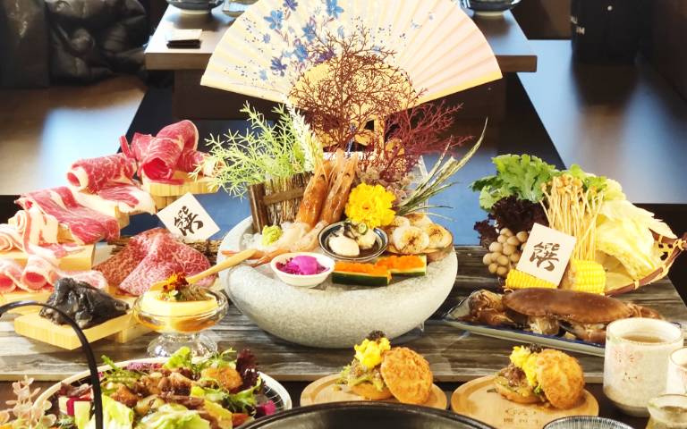 無菜單火鍋!台北「饌和牛」全面升級,和牛、海鮮拼盤豪華上桌!