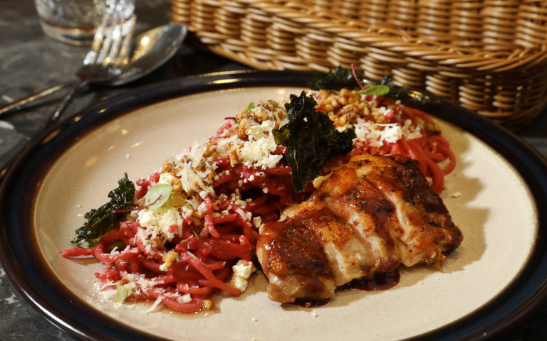 國父紀念館嘗鮮去2／無法被定義的「Placeee場所」　是餐酒館也是深夜咖啡廳