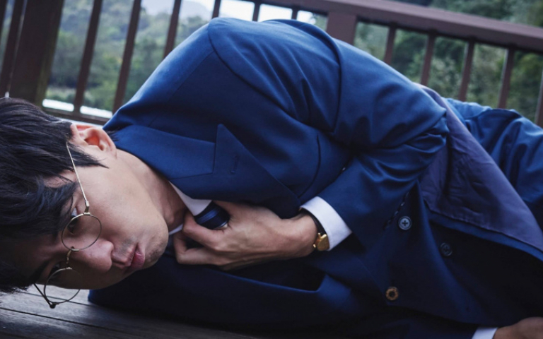 傅孟柏為見高五爺抽致命香菸　李國毅京劇處女秀被大讚「果然是實力派」