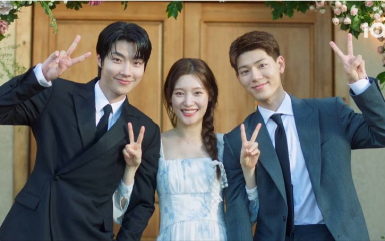 黃寅燁曝《偶然成為家人》吻戲幕後　裴賢聖人氣爆漲社群追蹤數翻倍