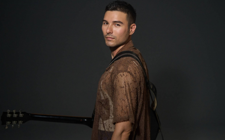 鳳小岳獻浪人祭初體驗　曝做音樂初衷「清除負面念頭」