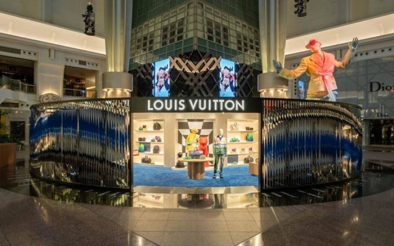 LV路易威登於台北101購物中心四樓都會廣場打造全新男裝專門店,今天開幕!