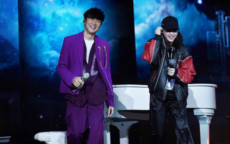 拱歐陽娜娜上台合唱 林俊傑曝4月喜訊