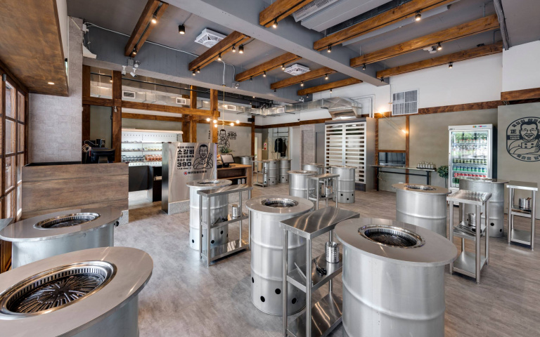 南臺灣最難訂位酒吧入侵！北上聯名新村站著吃烤肉　發起韓肉台酒之役！ 即日起－12/10推四種獨家限定酒款