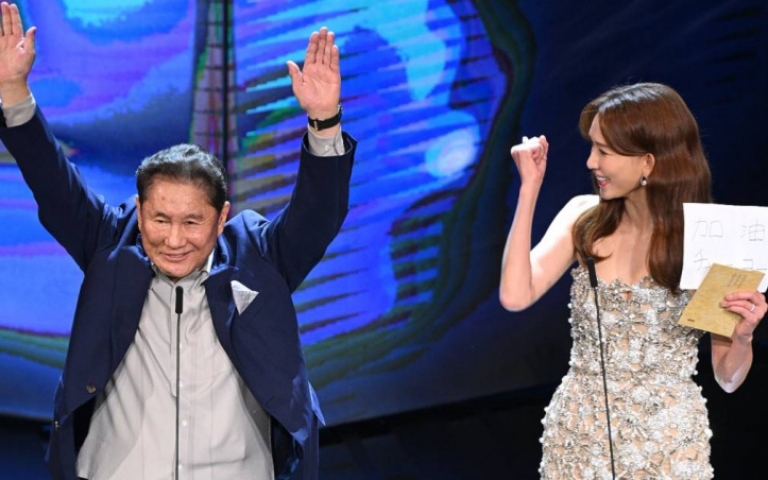 金馬60／林志玲牽北野武上台秀請求   《年少日記》卓亦謙奪最佳新導演謝女友陪伴走出憂鬱