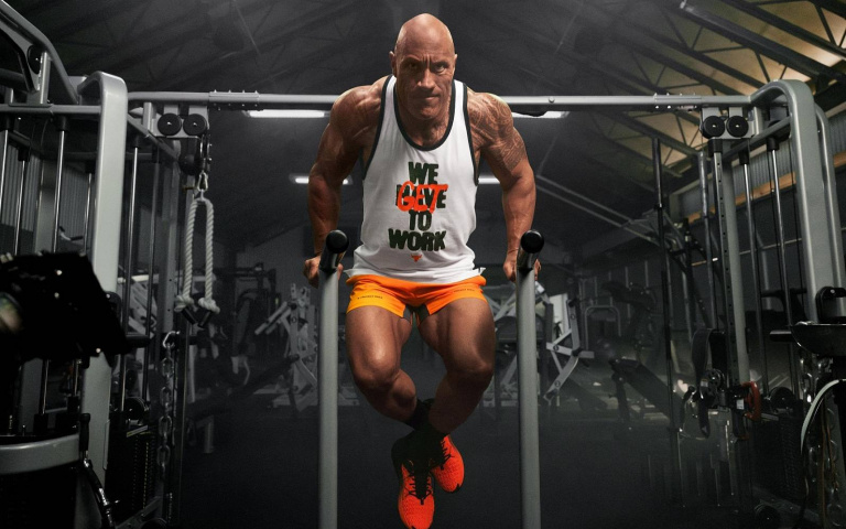 運動品牌UA×巨石強森全新系列！霓虹亮橘色系展現訓練能量！