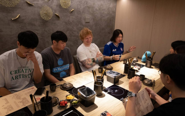 紅髮艾德高雄開唱送獨家驚喜　寵粉邀六位幸運粉絲共進午餐