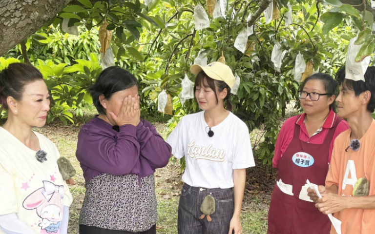 籃籃、楊繡惠出外景　突淚灑鏡頭畫面曝光