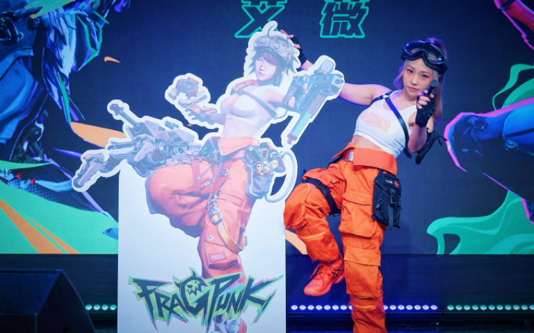 艾薇化身電玩人物獻唱　被虧要有個「不掉牙的未來」