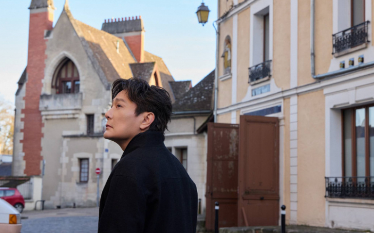 張信哲巴黎取景拍MV　罕見談感情觀暗藏浪漫線索