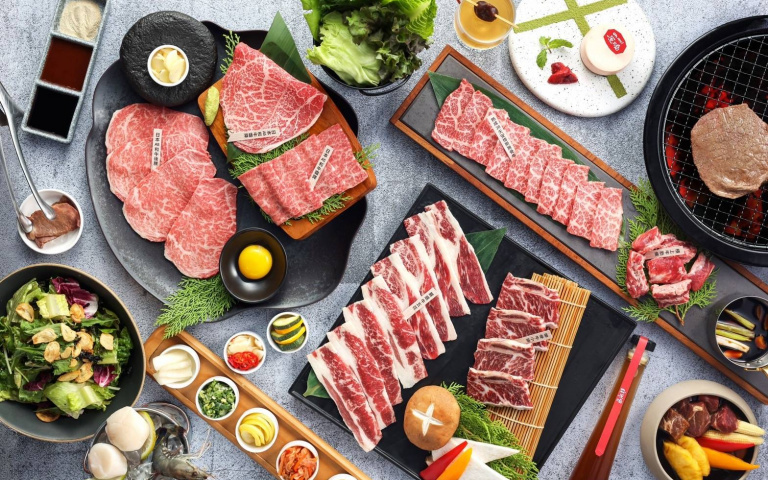 肉肉控、酒鬼們給我衝！燒肉店板腱牛11元、喝酒8折，這樣吃也太爽了