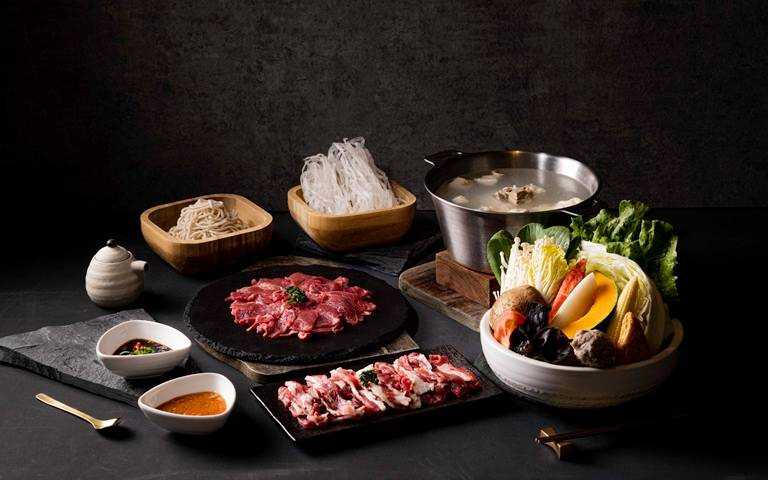 羊肉火鍋品牌插旗台中!溫體羊、A5和牛、麻辣湯底,肉肉控快衝!