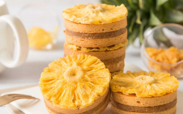 潮派送禮！太陽鳳梨酥、刻印蛋糕、硬布丁、鹹酥雞餅乾　美味有新意