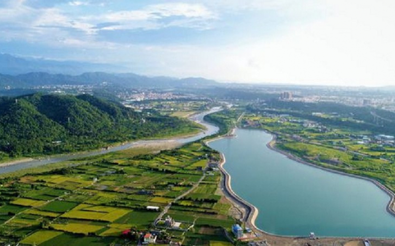 打卡魔人發現　台灣就有《天氣之子》真實場景　玻璃棧道、環湖自行車道都在北台灣