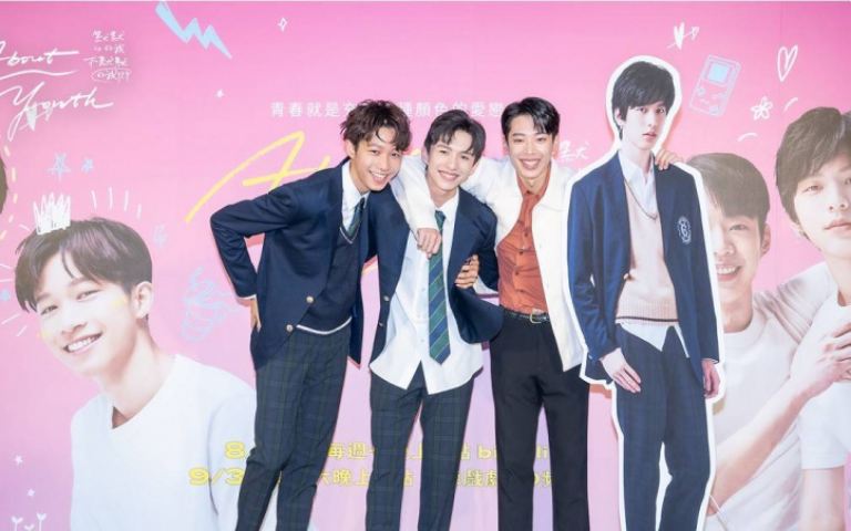 沈駿李振浩「磨鼻子」來回三次　甜蜜放閃令黃信赫抱「寶貝」吃味