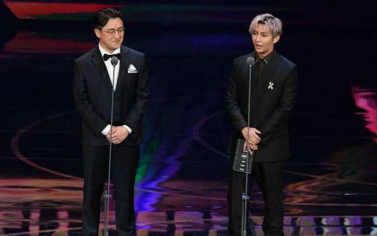 金鐘57/《RUNNING MAN》丁PD現身 炎亞綸問「送命題」要他二選一