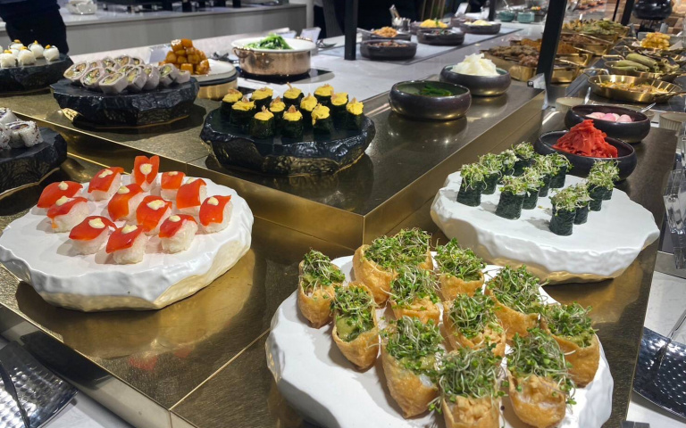 CNN都報導!人氣蔬食Buffet天母開幕,日式壽司、泰式湯麵、全素揚物無肉也能歡!