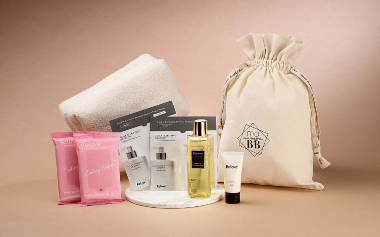 Momo 9月「美妝禮盒」開箱！主打私密保養，再贈「兩用毛毛化妝包」！