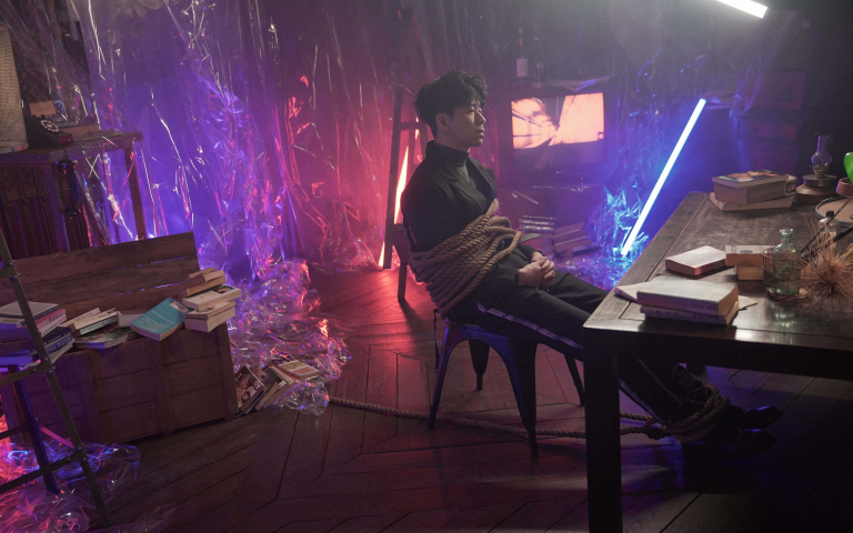 光良抒情主打〈反方向〉盡情飆唱英倫搖滾｢耍叛逆」