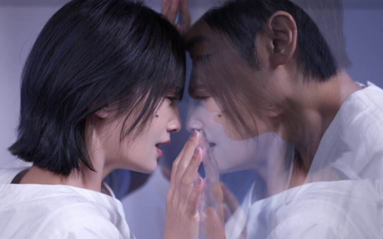 楊丞琳相隔17年合作藤岡靛　化身「前戀人」被關實驗室