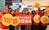 吳昕昌喊「業績長紅」！新光三越週年慶六店開跑！首日拚15.5億，寶可夢好禮4小時換破千份