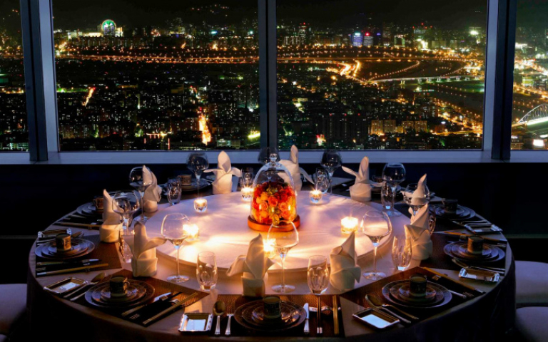 吃美食享美景!全台最高景觀餐廳歡慶10周年 經典組合套餐68折起
