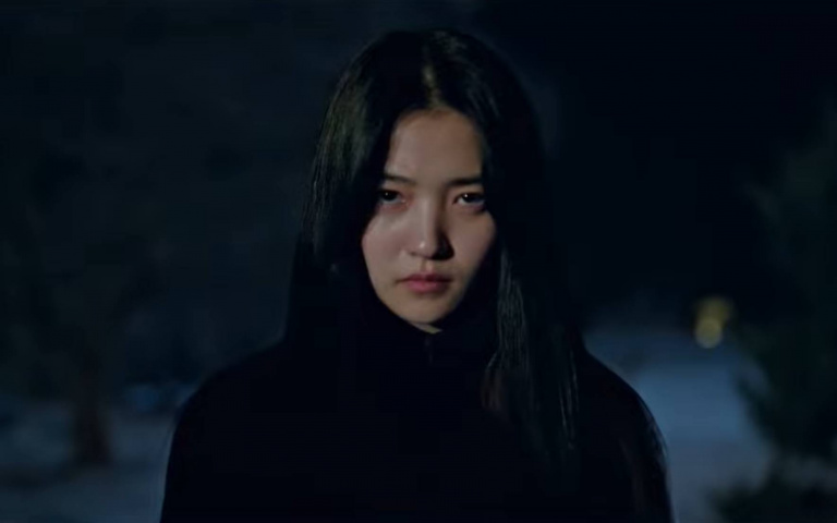 金泰梨新戲來了!攜手《信號》編劇演出懸疑劇,超殺眼神讓人毛骨悚然!