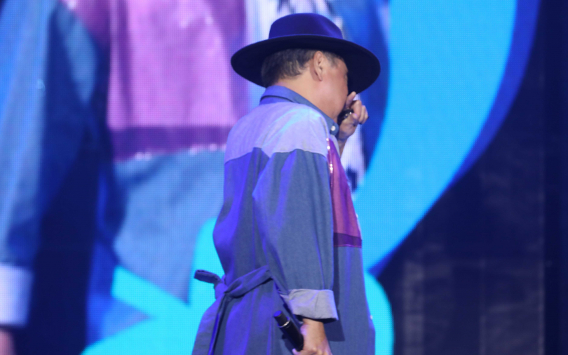 陳昇跨年露點撩粉　虧文香剛換電池超奔放