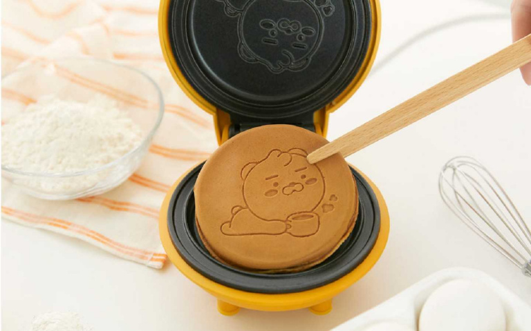 買啦 哪次不買!Kakao Friends x récolte推出「萊恩迷你鬆餅機」,攻佔各位的廚房!