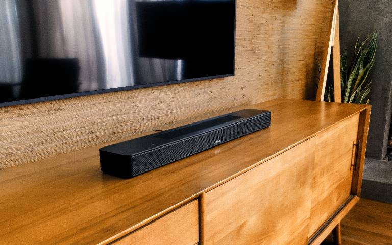 沉浸式聆聽體驗，全新家庭娛樂揚聲器600，搭載Bose特有技術並支援杜比全景聲內容