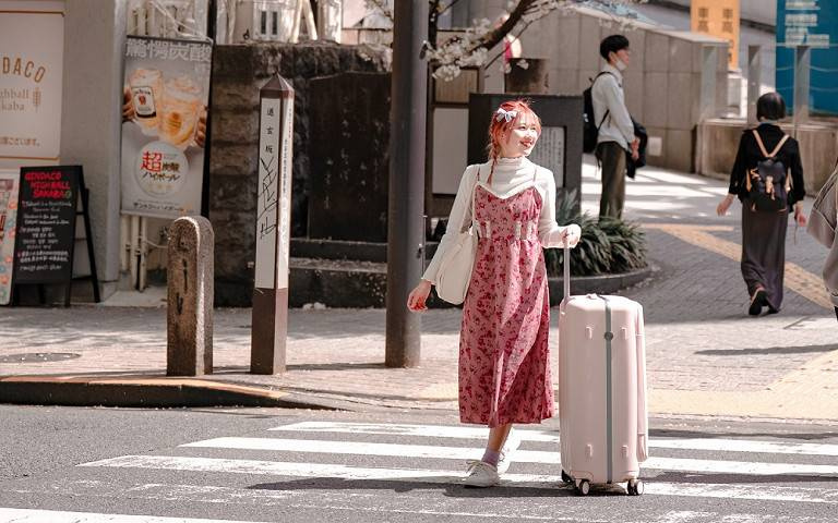 喜迎旅遊潮,CROWN輕奢旅箱新色報到!