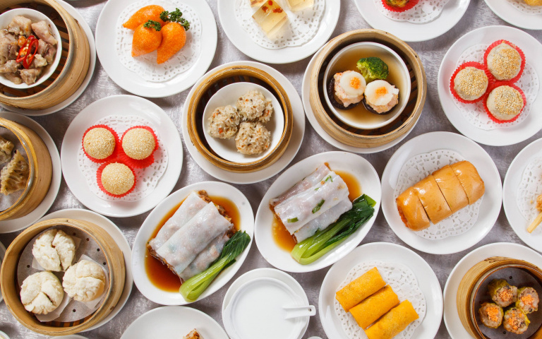 雙11美食狂歡節！11歲以下免費吃到飽、雙人火鍋套餐+11元　爽吃豬五花一盤