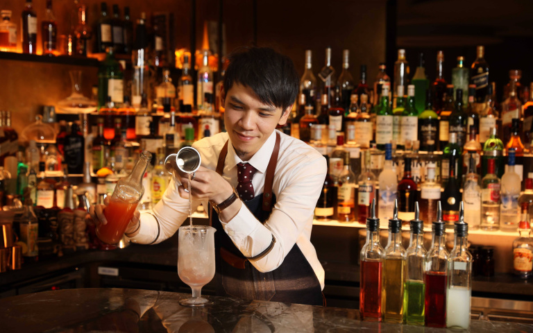 餐酒館推4款經典動漫調酒,鬼滅之刃、進擊的巨人,動漫迷必喝!