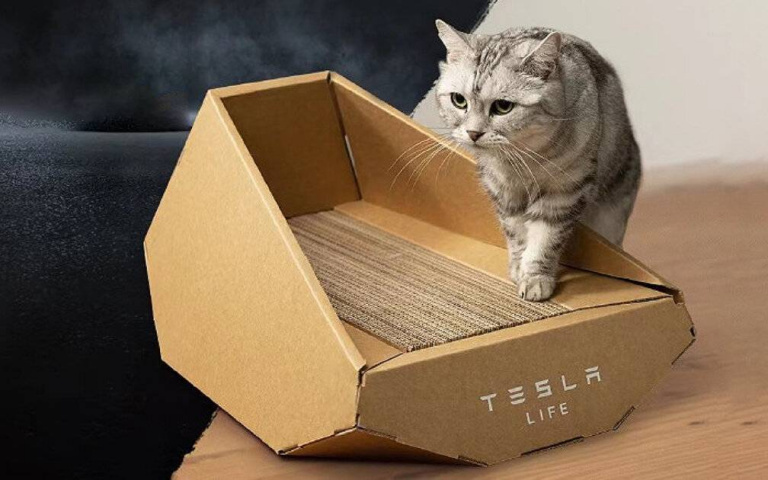 在真的車子進入市場前!貓皇就可以搶先擁有自己的「Cybertruck 多功能瓦楞貓窩」