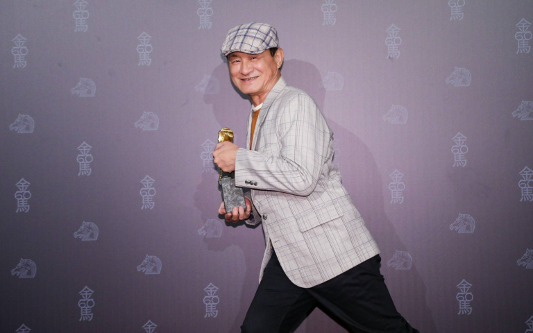 金馬60／陳慕義奪男配真性情爆粗口　暗諷郭台銘有錢人做怪事