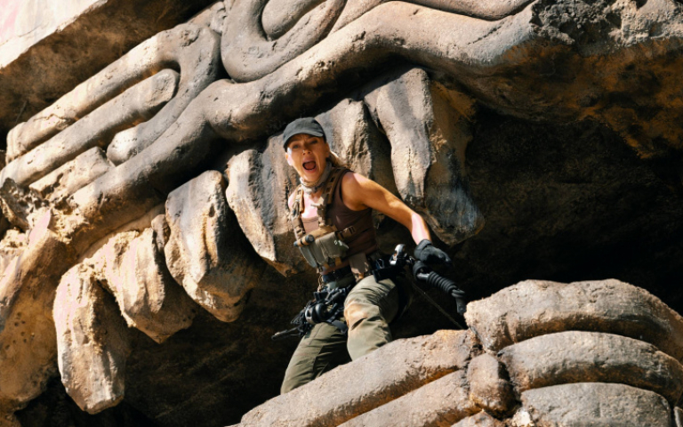 《侏羅紀世界：重生》海陸空恐龍全出動！史嘉蕾喬韓森曝花絮「外景超美」