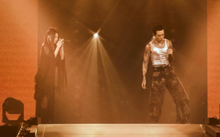 Marz23攻蛋「脫了」！嗨玩人體衝浪　詹雯婷獻聲相挺