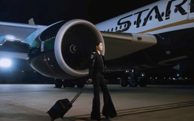 蔡依林化身最美機長　遠赴捷克重塑23年經典〈布拉格廣場〉