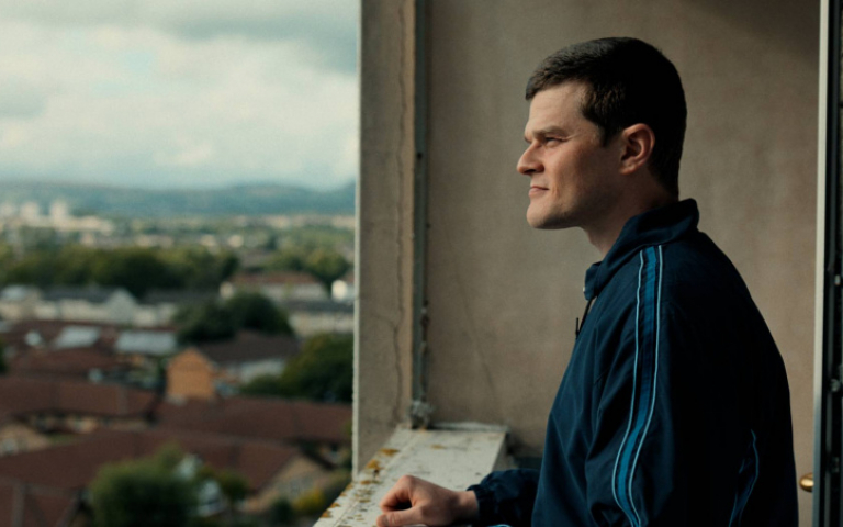 《出口成髒》新人奪英國奧斯卡影帝　演活妥瑞氏症獲讚：鐵石心腸都落淚