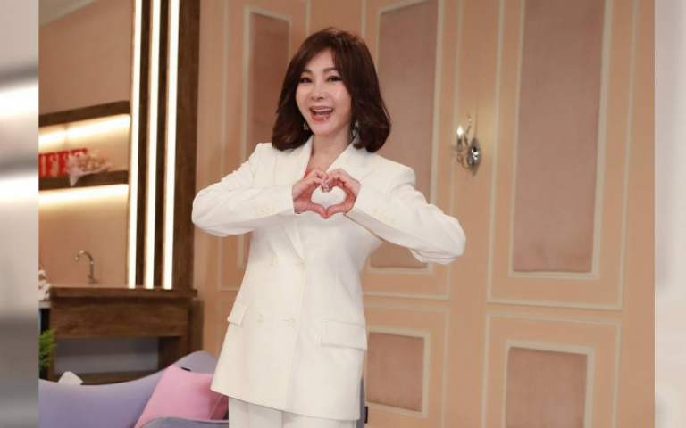 藍心湄素顏沒人認出！陳美鳳曝她當場化妝證明