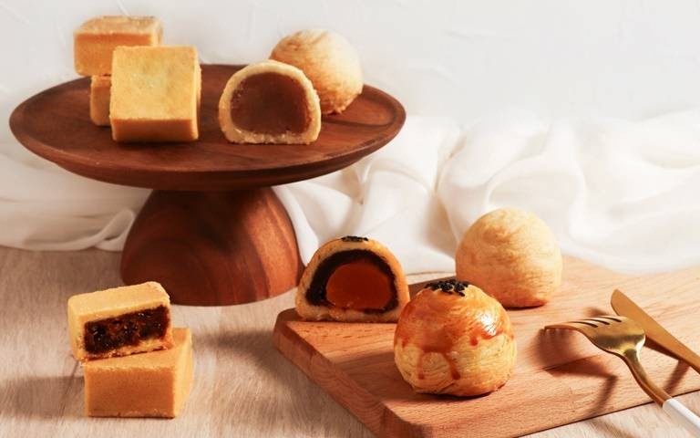 麵包店全新中秋禮盒開賣！蛋黃酥、鳳梨酥、芋頭酥熱熱吃超美味！