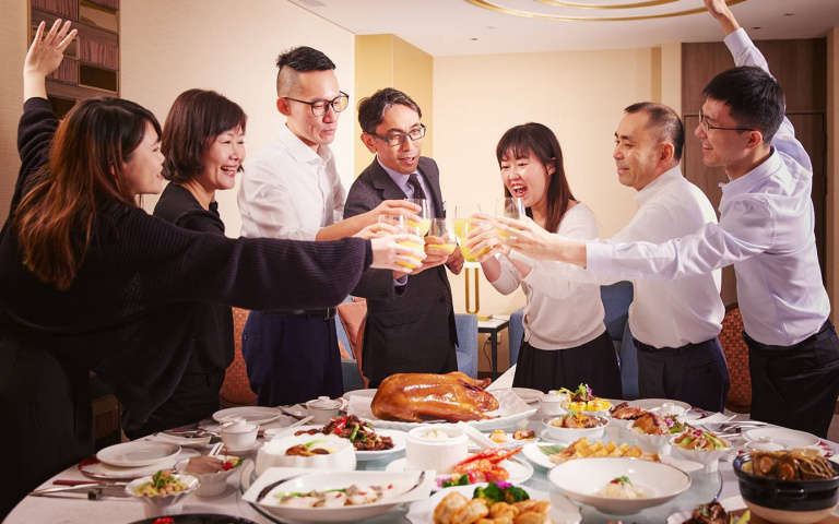 推薦2間飯店尾牙春酒專案！啤酒、紅酒無限暢飲，更提供投影、音響等設備